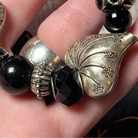 Vintage Y2K Chunky Textured Heart Black and Silver Beaded Stretch Bracelet D3 - Picture 6 of 11